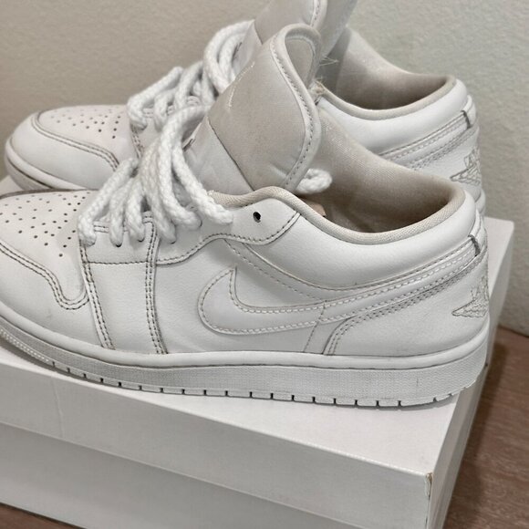 AIR JORDAN 1 LOW WHITE/WHITE-WHITE BLANC/BLANC/BLANC W - Picture 10 of 15